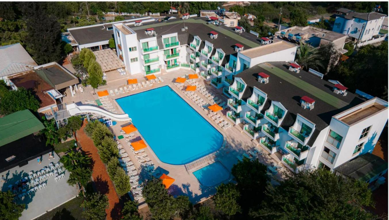 Omorfi Garden 4*
