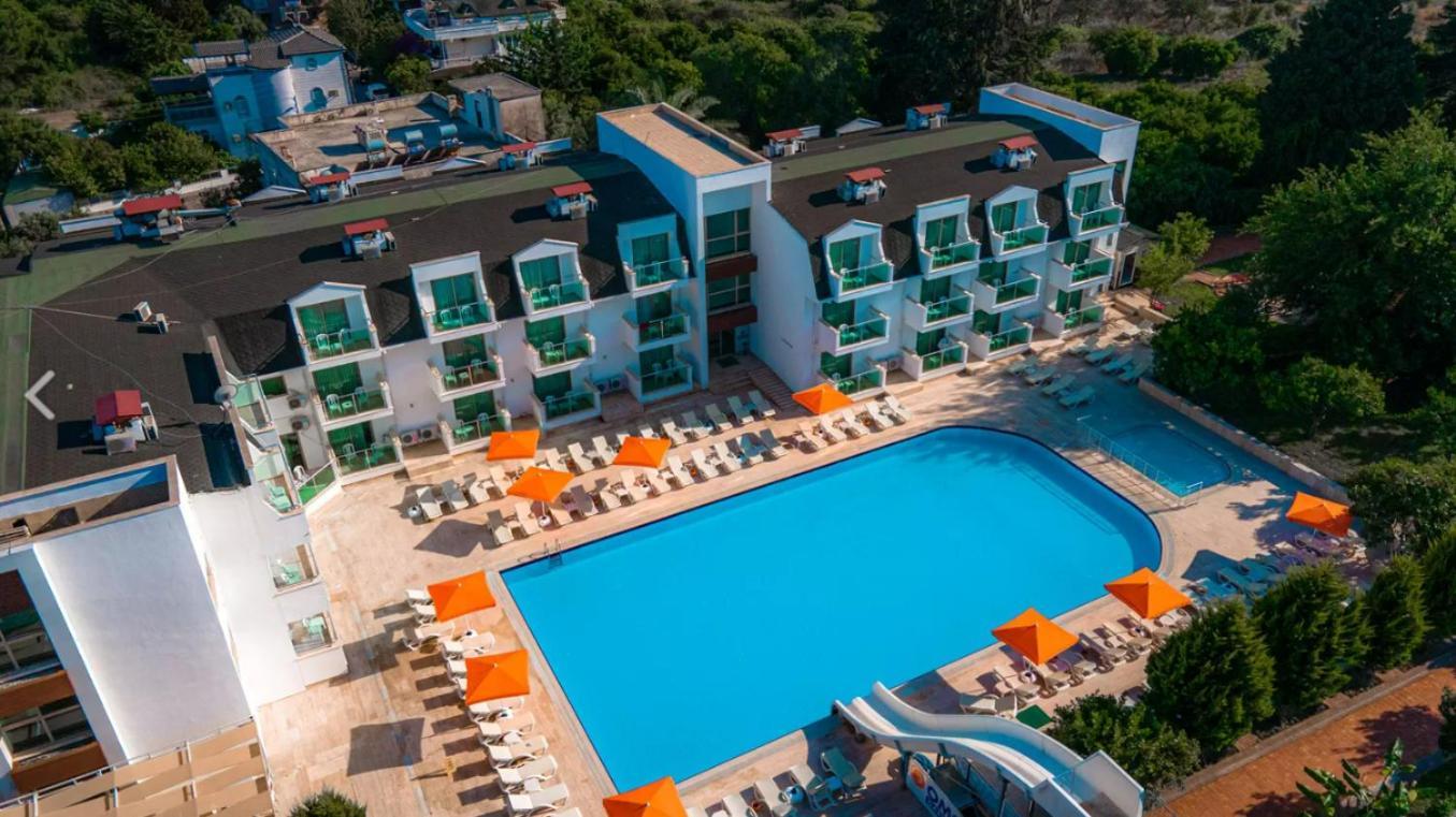 Omorfi Garden Hotel
