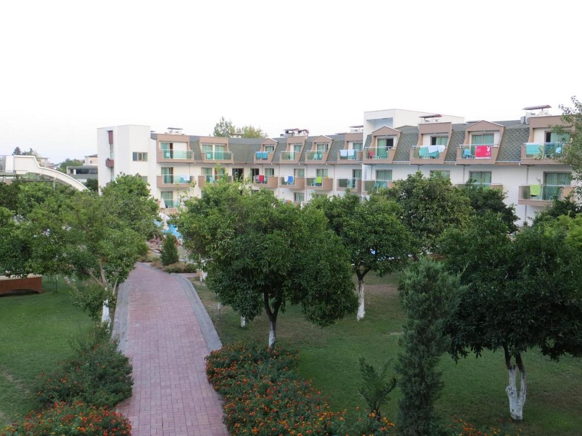 Omorfi Garden Hotel 4*
